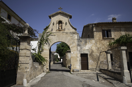 Portal de entrada al monasterio de la Real de Mallorca